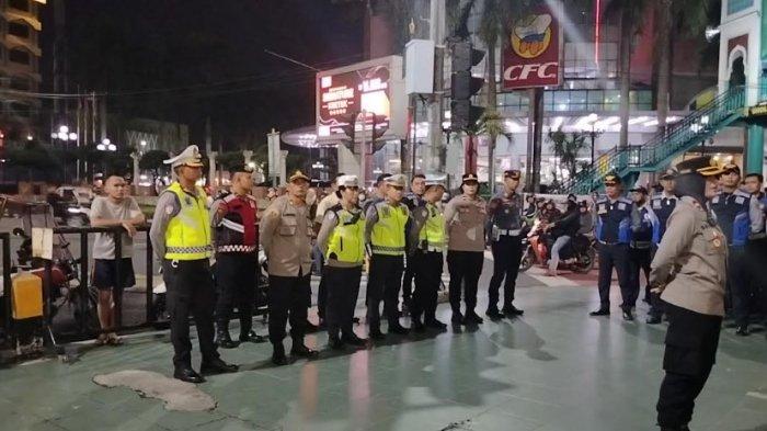 Ratusan Personel Polrestabes Medan Diturunkan Mengamankan Pawai Obor dalam Menyambut Ramadhan 2025