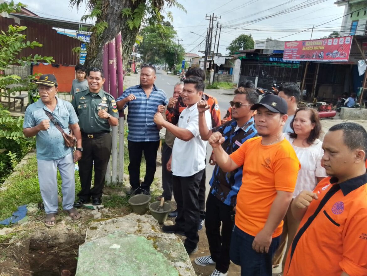 Peletakan Batu Pertama Pembangunan Tugu Selamat Datang Perbatasan Simalingkar B