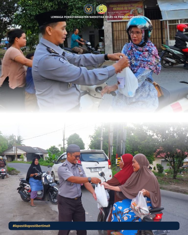 Momen Berbagi di Bulan Ramadan, Lapas Narkotika Pangkalpinang Bagikan Takjil Kepada Masyarakat Sekitar 