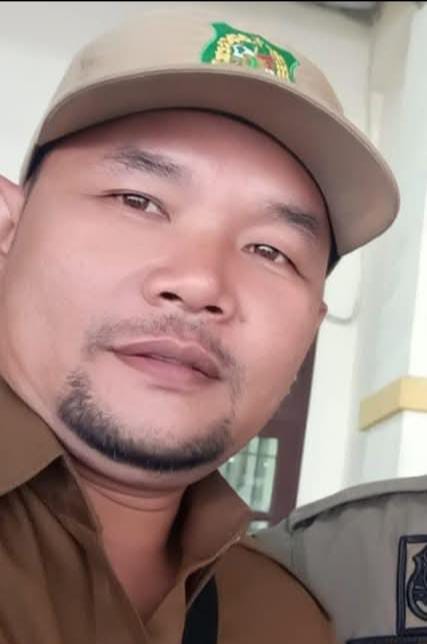 Kepada Pak Walikota Medan Tolong Tindak lanjuti Kepling link 17 Tanjung Mulia Nyambi Kerja Di Anak Cabang  Pelindo Di PT PDS