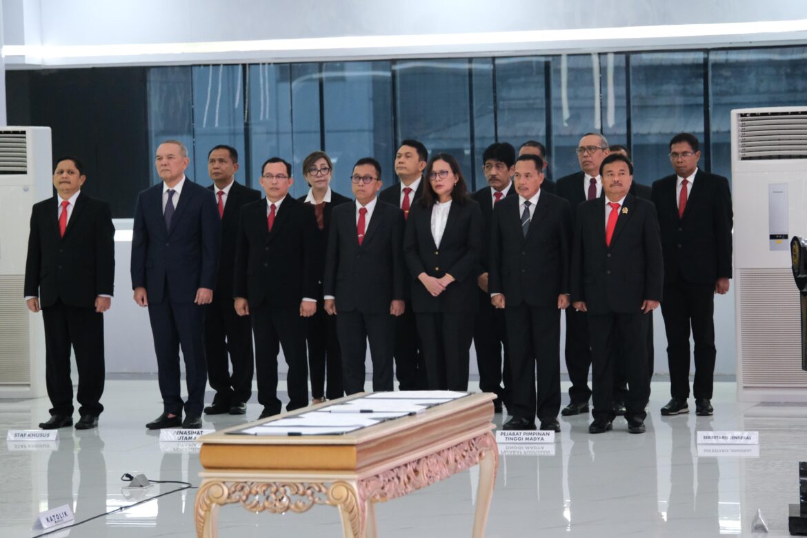Lantik Pejabat Struktural dan Fungsional, Wamen Ossy Minta Jajaran Bekerja Adaptif terhadap Tantangan Zaman