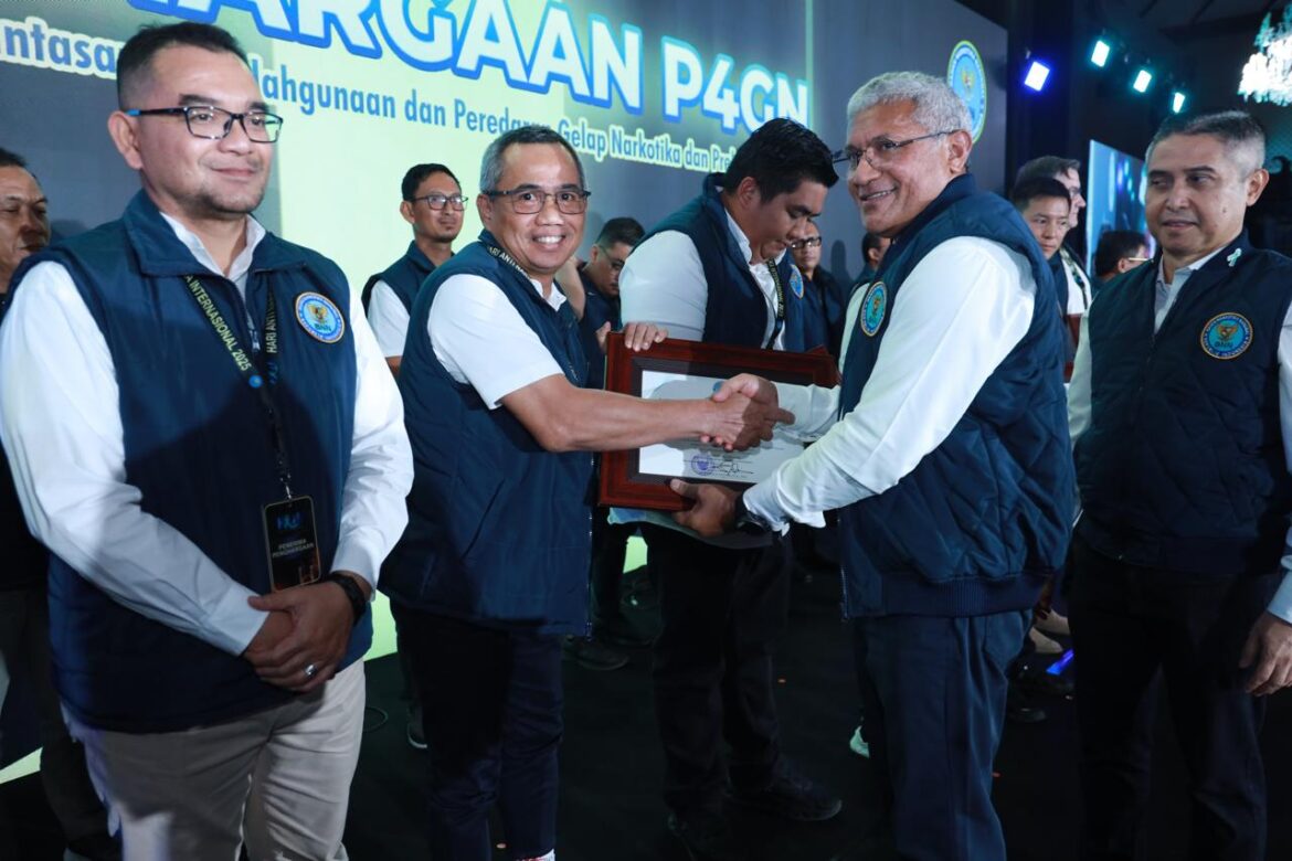 Komitmen Cegah Narkoba, Pelindo Regional 1 Terminal Penghargaan Dari BNN