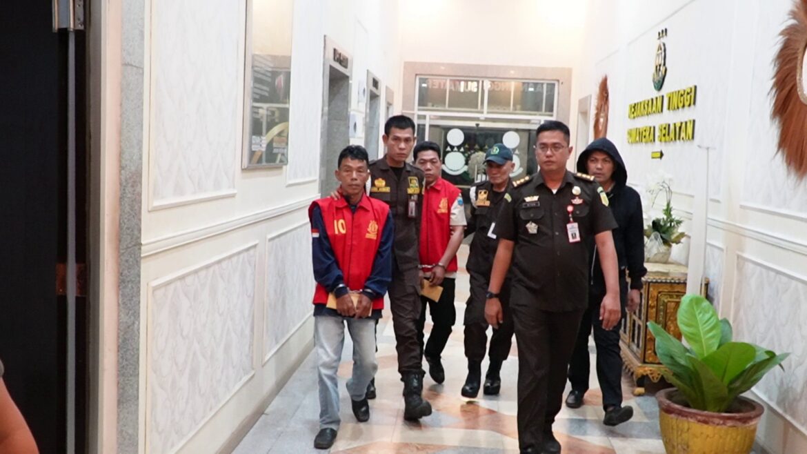 OTT di Lahat: Ketua dan Bendahara Forum Kades Pagar Gunung Resmi Jadi Tersangka Korupsi