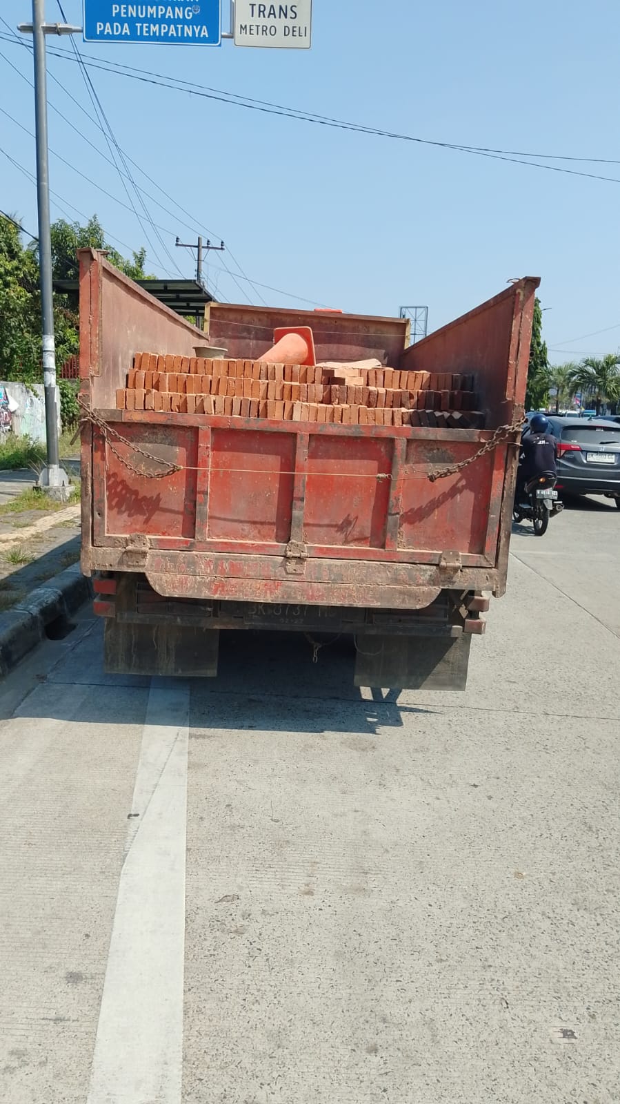 Razia Lalu Lintas, Polisi Temukan Alat Isap Sabu di Dalam Truk di Medan