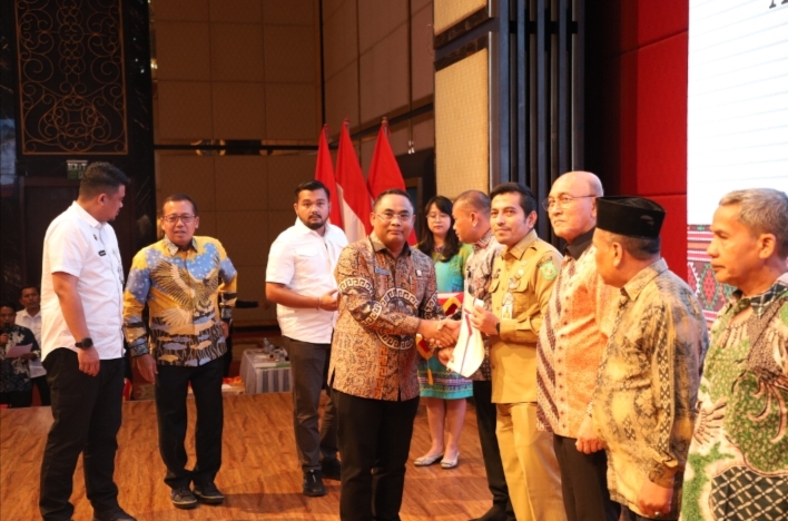 Kementrian Agraria Dan Badan Pertanahan Nasional Wilayah Sumatra Utara Menyerahkan Sertifikat Tanah